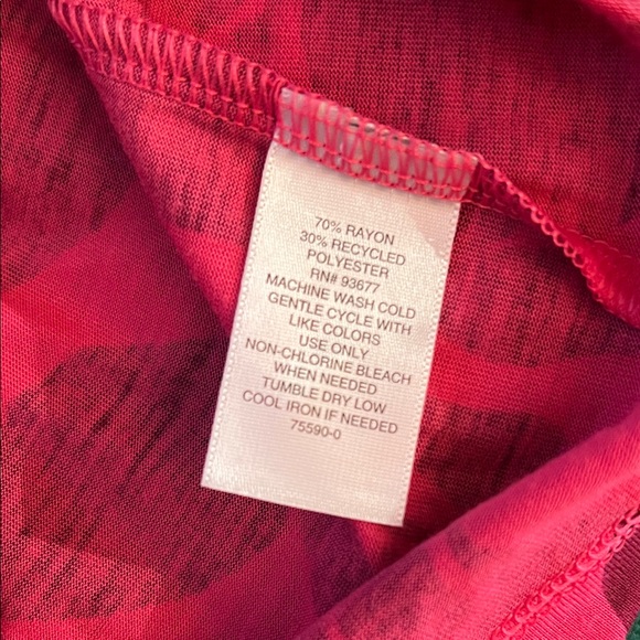 Liz Claiborne Burgundy and Pink Floral Top NEW WITH TAGS - Picture 11 of 12